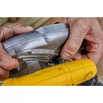 DEWALT Prořez 65mm, 1350W, kotouč 184x16 mm, DWE560-QS