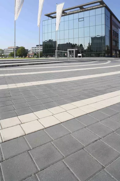 Zámková dlažba BEST Karo 200x200x80 mm - ANTRACIT