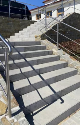 AZ BETON Schodišťový stupeň 900x340x150mm, šedá_3