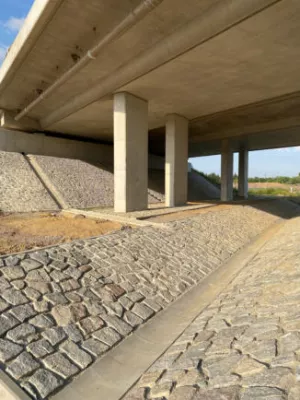 AZ BETON Silniční žlab odvodňovací 330x650x160mm, šedá_4