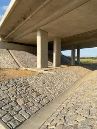 AZ BETON Silniční žlab odvodňovací 330x650x160mm, šedá_4