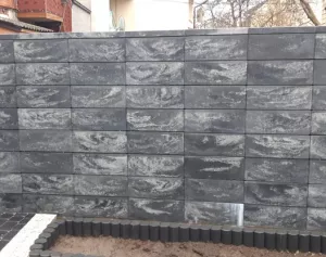 Plotová tvárnice BERYL (50x19x20cm) - šedo-černá