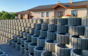 AZ BETON Svahová tvárnice kruhová 280x200 šedá